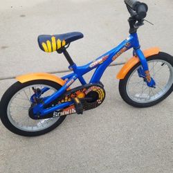 Schwinn bike 16 inch wheels with training wheels