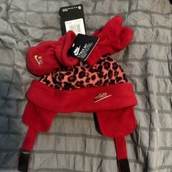 Toddler hat, and gloves set