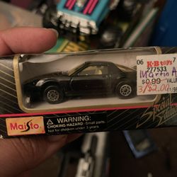 Maisto Pontiac Firebird Black 1:64