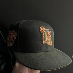 New Era Exclusive Detroit Tigers “Cobra Kai” Size 8