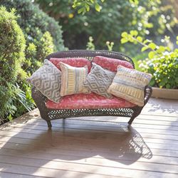 Cushions/ throw pillows