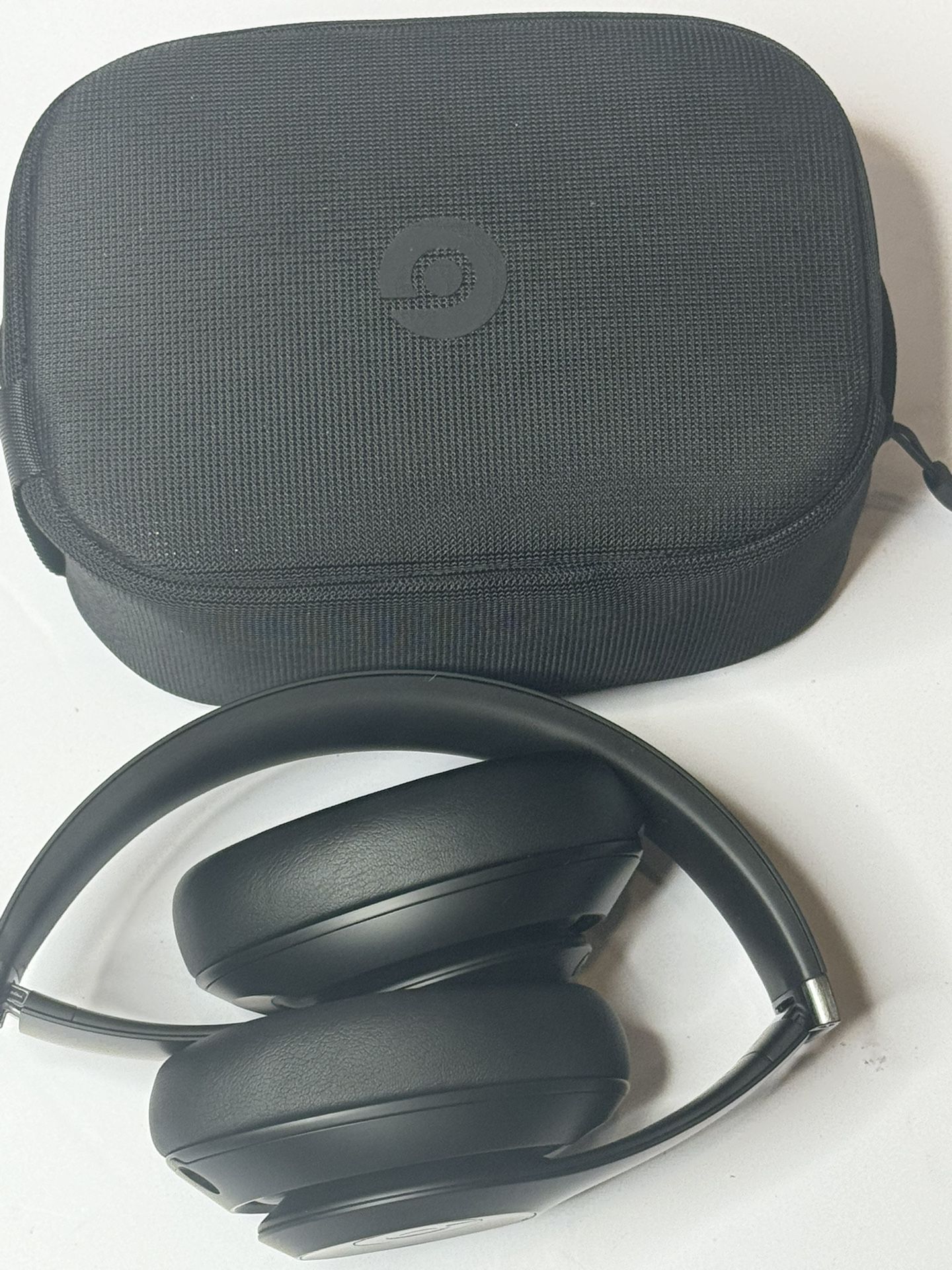Beats Studio Pro Wireless Bluetooth Noise Cancelling Headphones