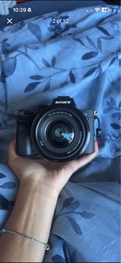 Sony A7 III mirrorless camera + 28-70mm Kit — ONLY 922 Shutter Count, Like New