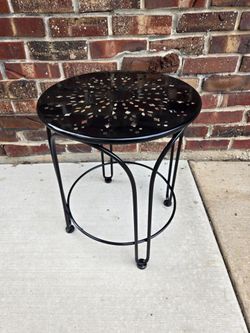 Black Metal Round Accent Side Table