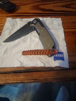 Smith & Wesson Folding Pocket Knife with Paracord Lanyard