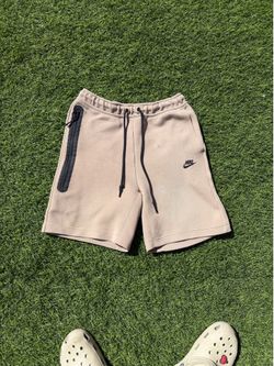 Men’s Nike Tech Fleece Shorts - Tan/Khaki - Size Medium