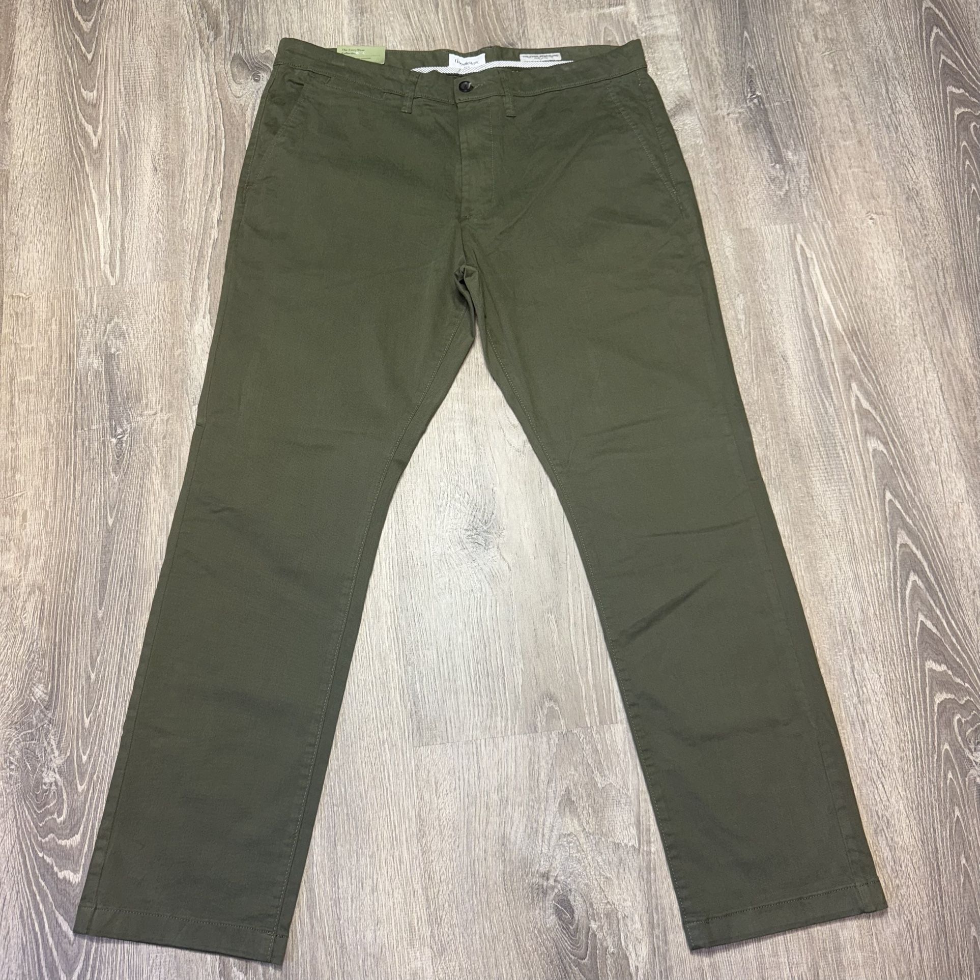 Goodfellow & Co Green Chino Pants 38x32 The Every Wear Collection Athletic Fit