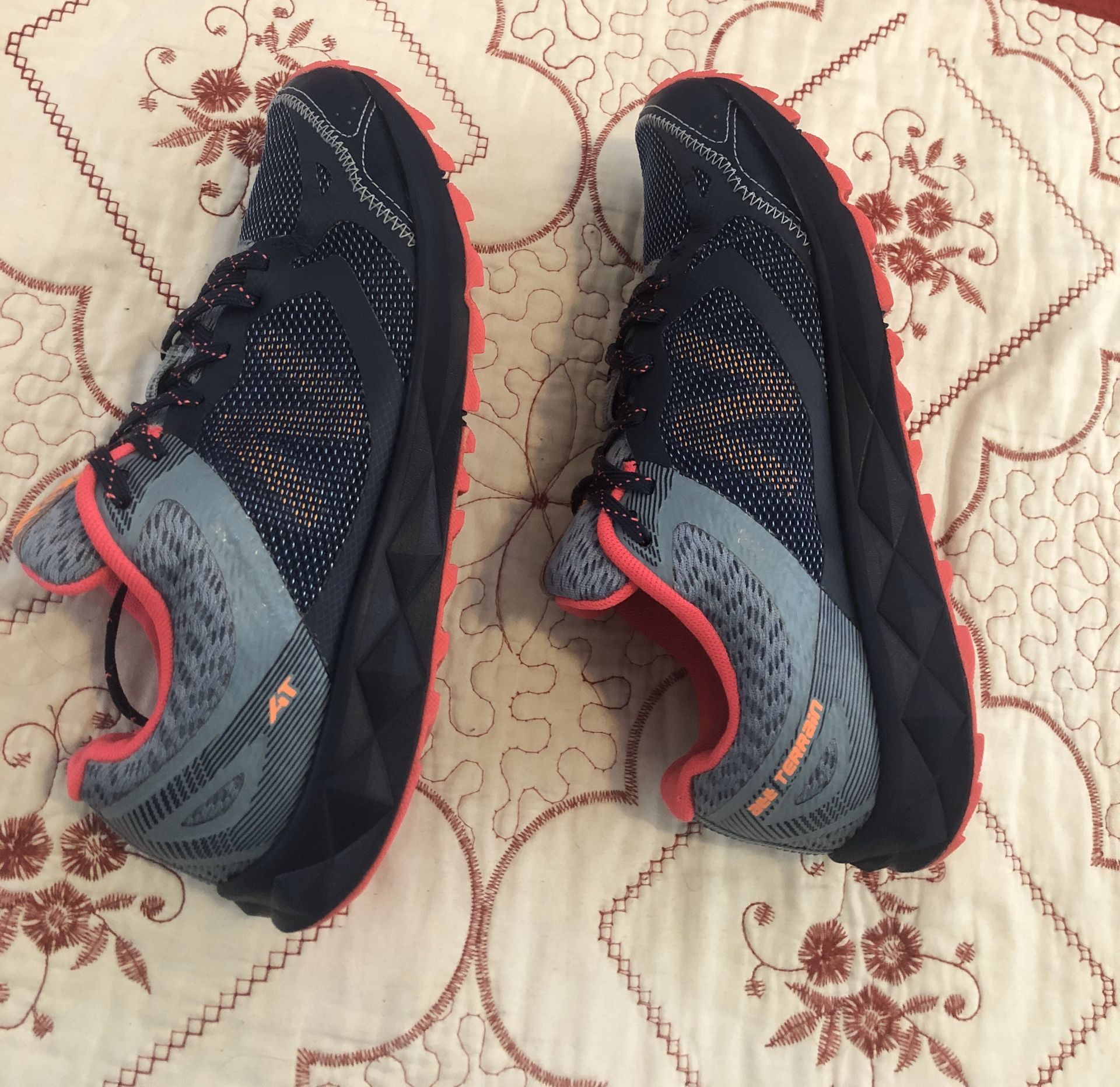 NEW BALANCE SHOES WOMEN
