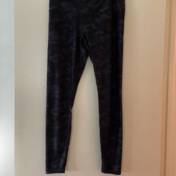 Amazon leggings size Medium 
