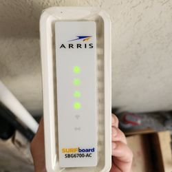 Arris Surfboard Modem/WiFi Router Combo