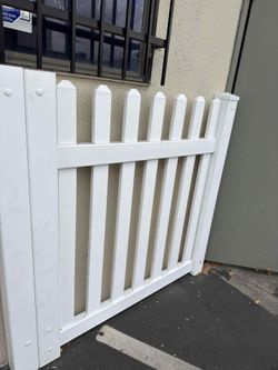 Picket Fence & Gate