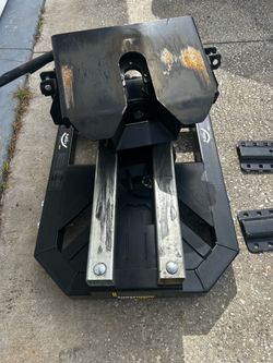 Pullrite superglide fifth wheel hitch