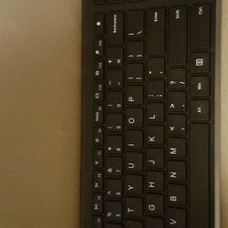 Arteck 2.4G Wireless Keyboard Stainless Steel Ultra Slim Full Size Keyboard with Numeric Keypad for