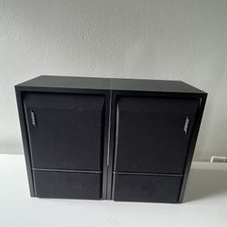 BAR STOOL, BOSE SPEAKERS, WHITE DINNING CHAIR