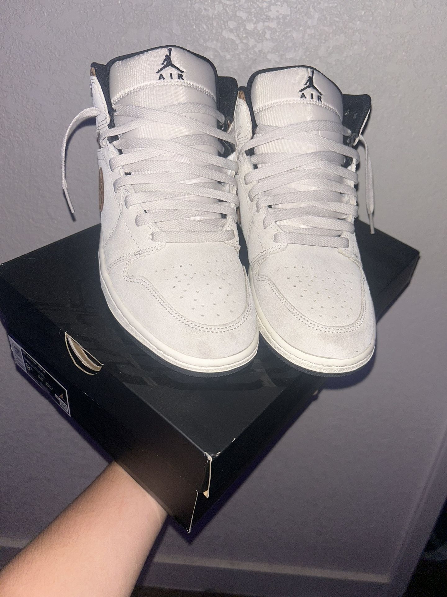 Air Jordan 1 Mid SE “Brown Elephant”