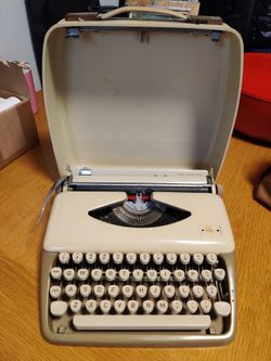 Typewriter Triumph Tippa