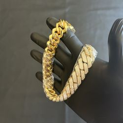 Moissanite Cuban Chain 22” x 20MM Iced Out VVS Moissanite Gold Plated Miami New