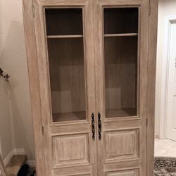 Dresser/cabinet/ Shelves 