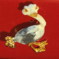 NEW Broach Ostrich W/ Goldtone Accents& Anber Eues