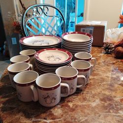 Set Of Christmas Dishes