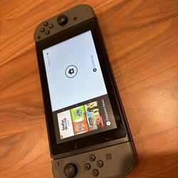 Nintendo Switch + 3 Games