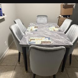 Dinning table with 6 chairs