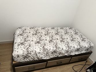 Bed/ Kids Bed