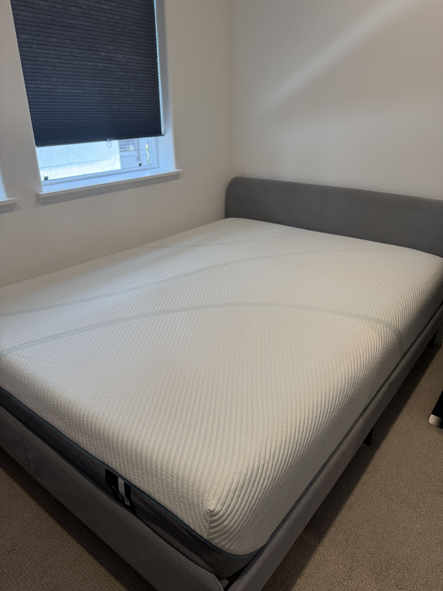 Tempurpedic Queen Mattress + Base