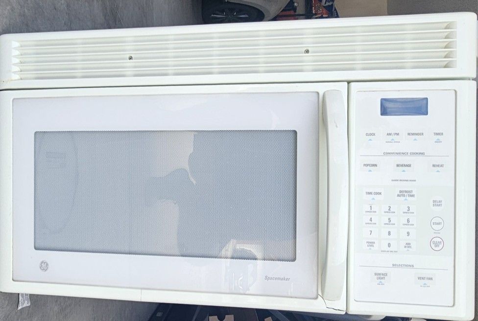 Kitchen Set - Microwave And Dishwasher