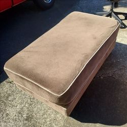 Free ottoman