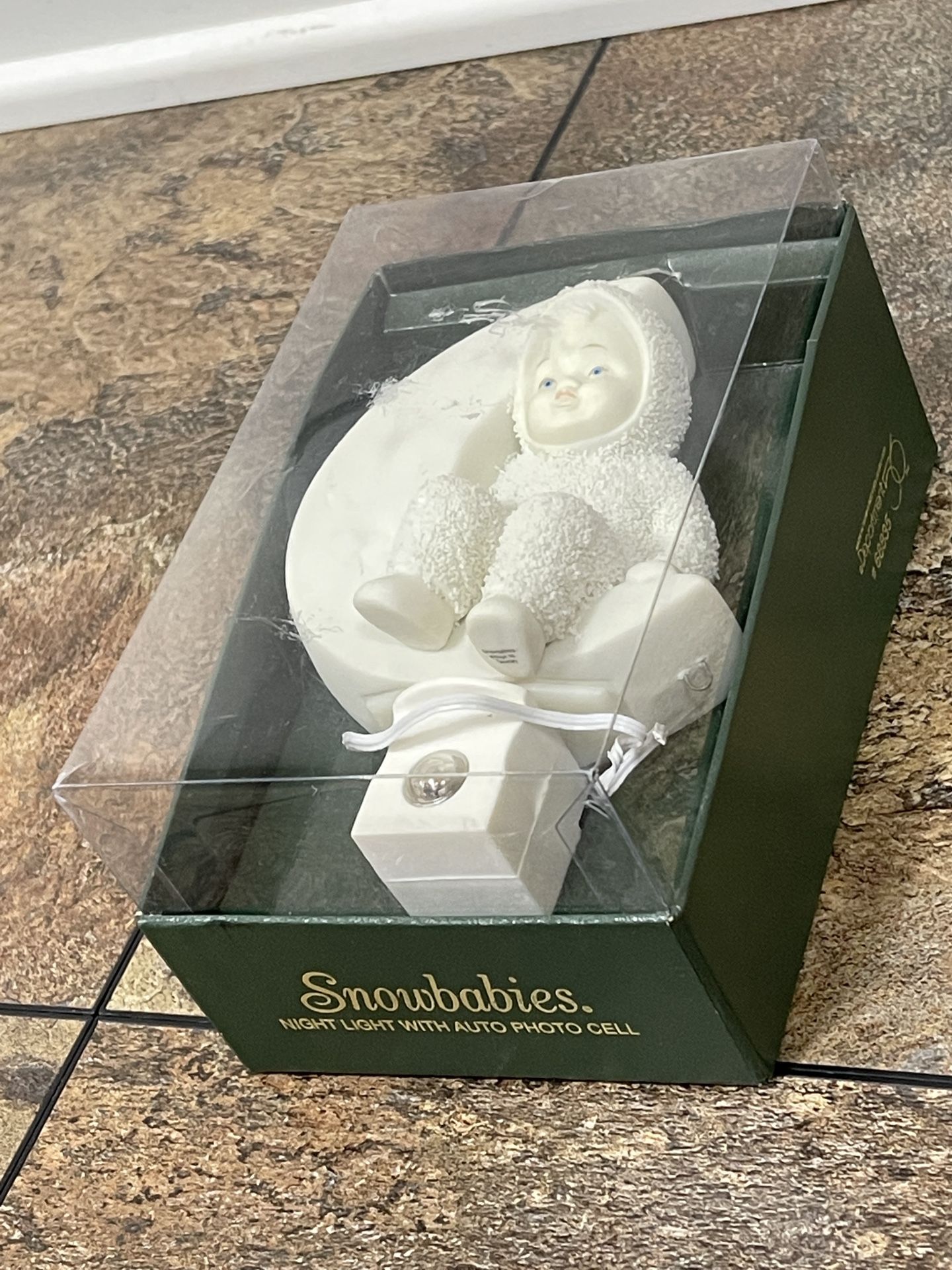 Snowbabies Automatic Night Light