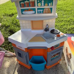 Little Tikes Play Kitchen