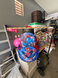 Spider man piñata