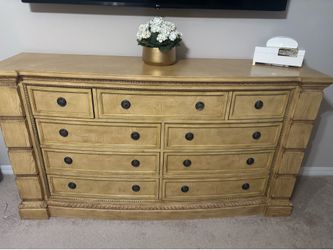 Wood dresser