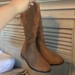 Childrenās Place Girls Boots .