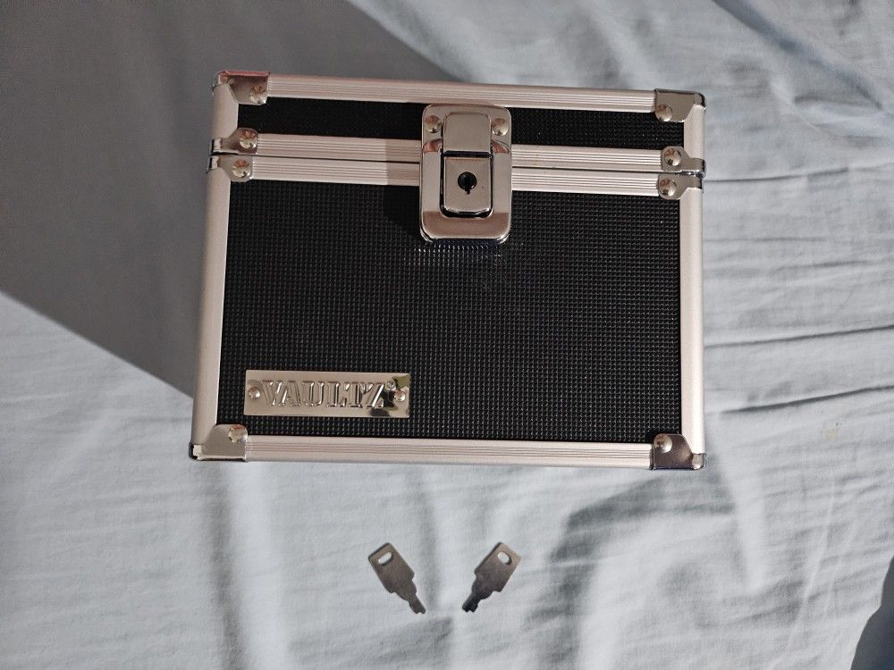 Vaultz Locking Box With Keys