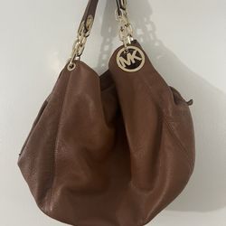 MICHAEL KORS FULTON LARGE LUGGAGE BROWN PEBBLED LEATHER CHAIN SHOULDER BAG EUC