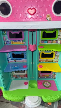 Gabby dollhouse and accessories 160$ OBO
