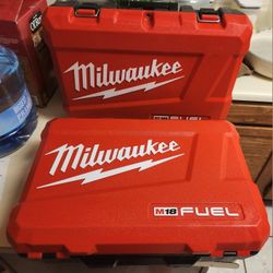 2 Milwaukee M18 Fuel 2 Piece Combo Kit (Carrying Cases)