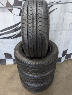 255/55r18 "Nubby New" Kumho Road Venture APT Tires