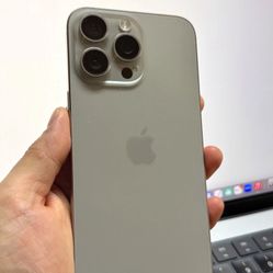iPhone 15 Pro Max Unlocked 512GB (Natural Titanium)