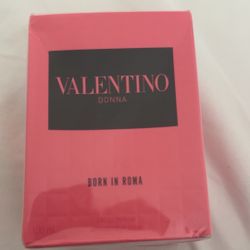 Valentino Donna Born In Roma