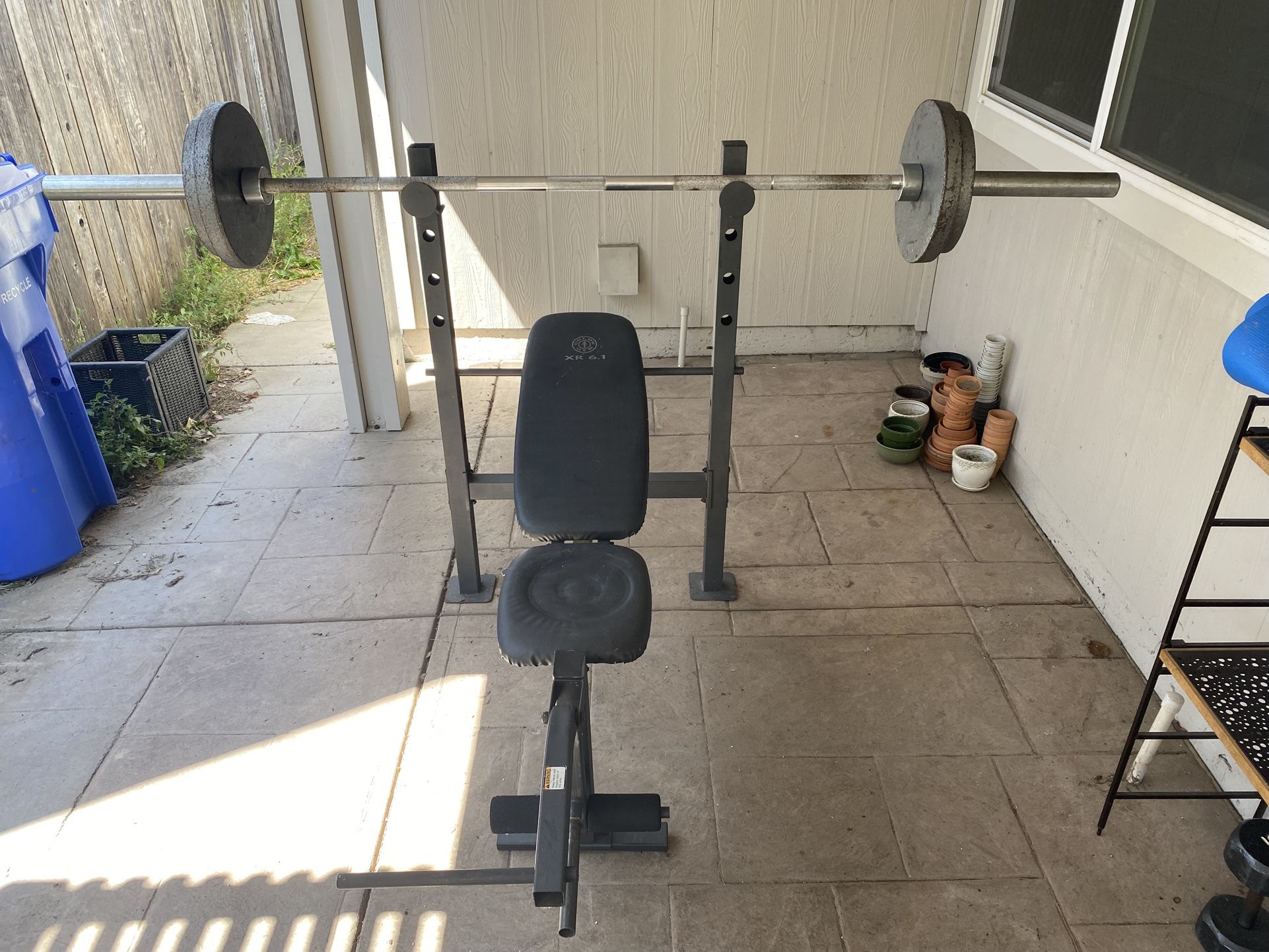 Bench press set with weights