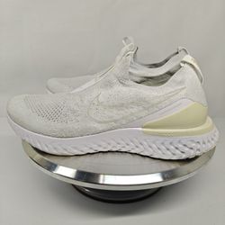 Men's 10.5 US Nike Epic Phantom React Flyknit is a slip-on athletic shoe