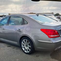 2013 Hyundai Equus