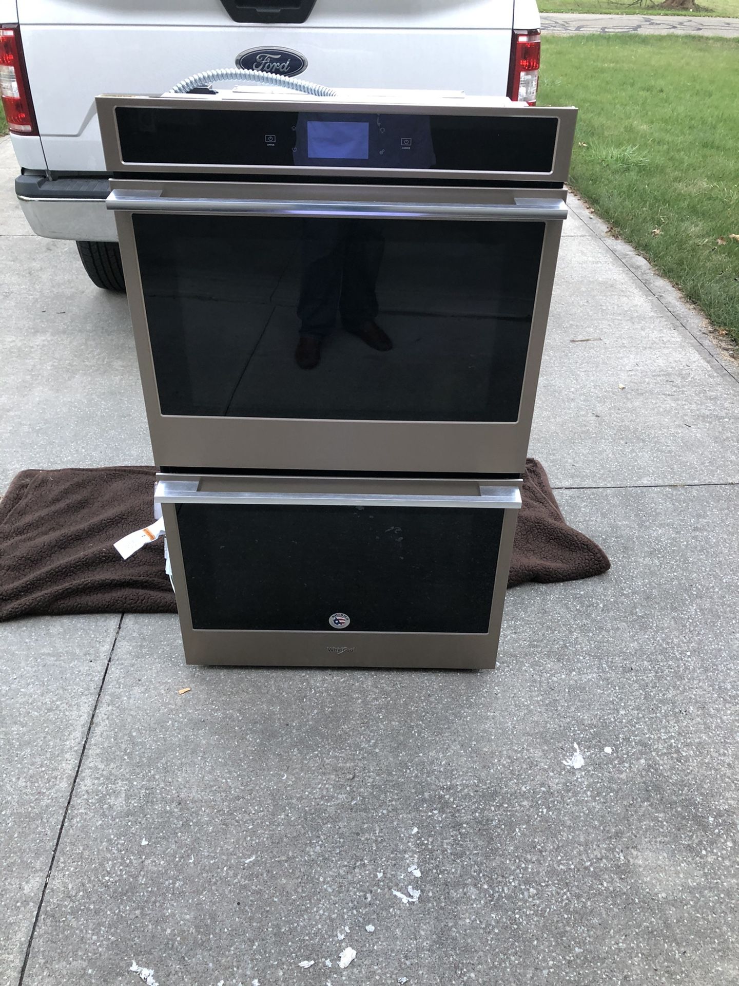 Priced to sell - Whirlpool - Built-In Double Electric