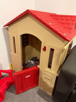 Little Tikes Cape Cottage Kids Playhouse