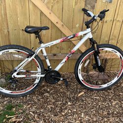 29” Genesis Mountain Bike 