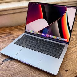 Macbook Pro 14" Laptop 