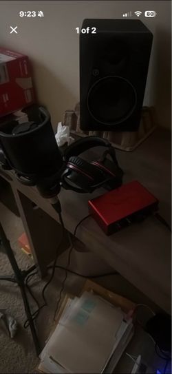 Focusrite scarlett solo studio 4th gen pack + mic filter + tripod